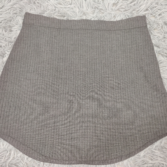 Zara Pin Striped Short Skirt - Picture 2 of 4